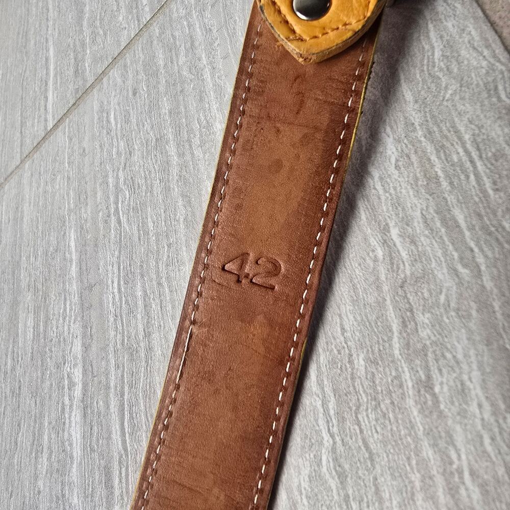 Vintage Versace Ostrich Leater Belt with lion head hinges - Picture 9 of 9